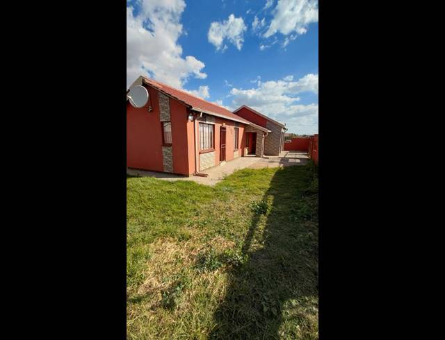 3 BEDROOM HOUSE FOR SALE IN SAVANNA CITY